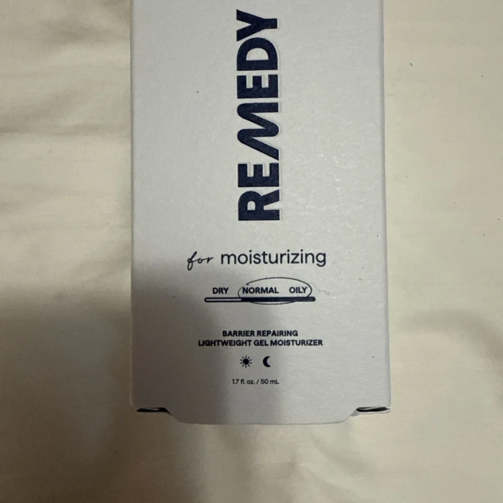 Remedy For Moisturizing Normal To Oily Skin Barrier Repairing Lightweight Gel
